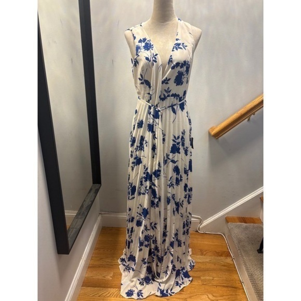Lulus Floral Maxi Dress Women Size M White Blue New Pleated V-Neck Sleeveless